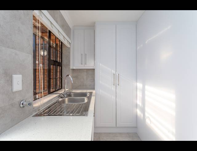 3 BEDROOM FREEHOLD SOLD IN AURORA